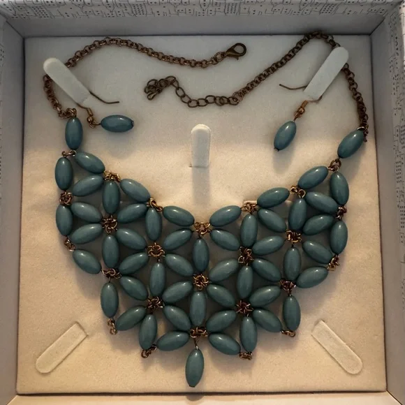 Elegant Aqua Beaded Necklace/Earring Set - Picture 3 of 6